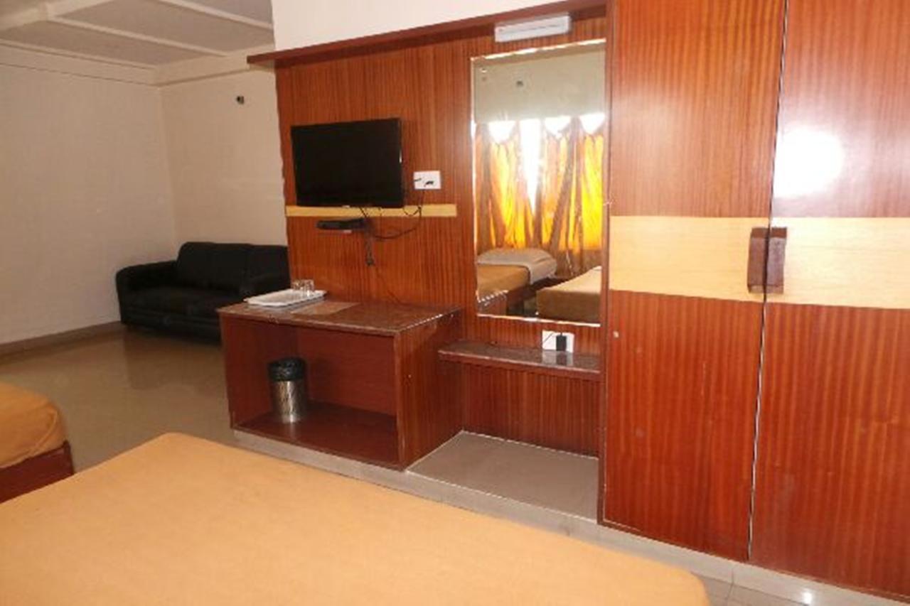 Mlc Gateway Deluxe Inn Bangalore Exterior photo